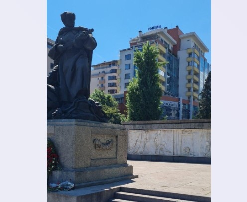 В центъра на столичният квартал Лозенец на бул Черни връх