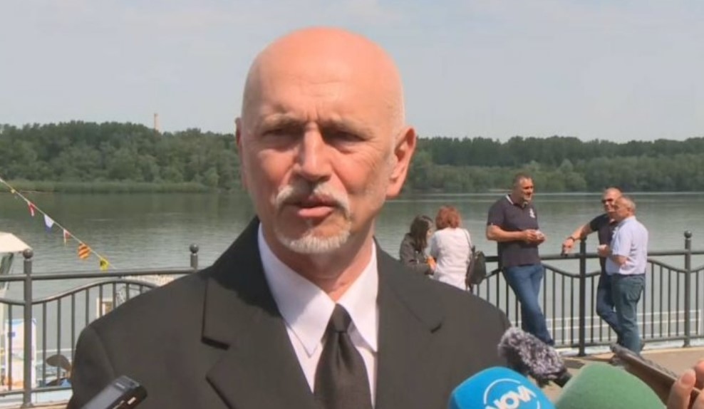 Министърът на транспорта заяви че срещите му с превозвачите не