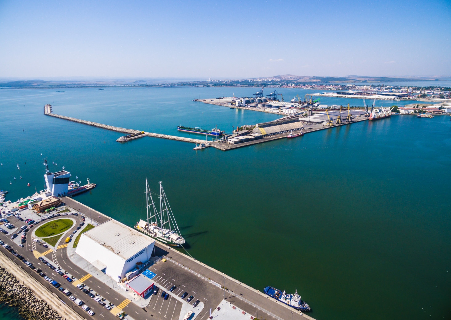 Безплатна разходка по море осигурява ръководството на Пристанище Бургас за жители