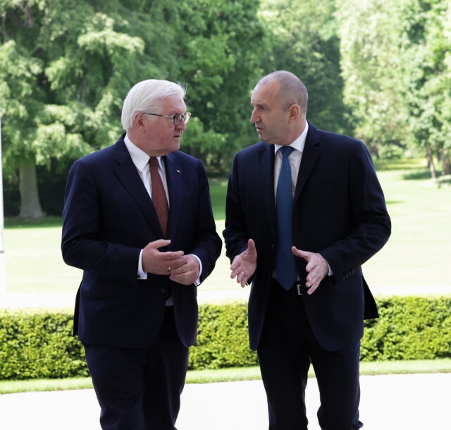 Държавният глава Румен Радев проведе среща на четири очи с