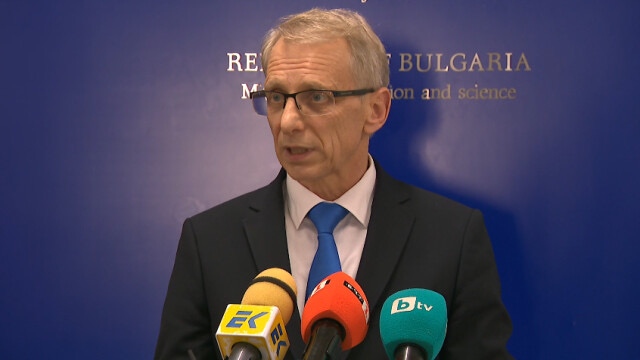 Министърът на образованието Николай Денков призова столичния кмет Йорданка Фандъкова