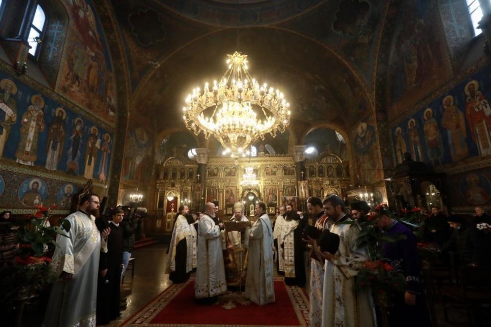 За всенародно поклонение в София пристигат светите мощи на равноапостолните