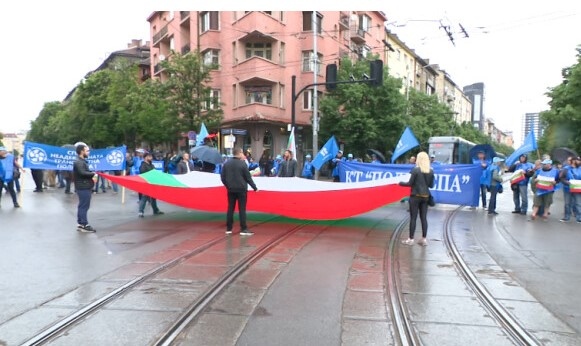 Синдикалните организации на работещите в градския транспорт блокираха движението на