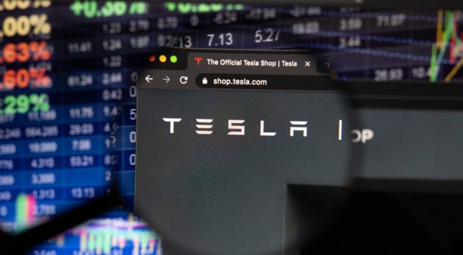 Компанията Tesla е премахната от фондовия индекс S&P 500 ESG
