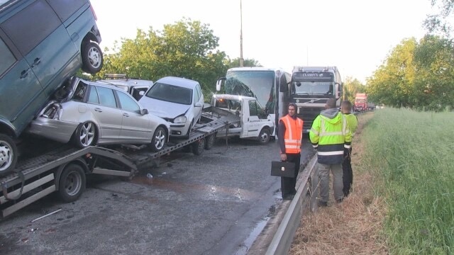 Две катастрофи затвориха пътя към Дунав мост в Русе По