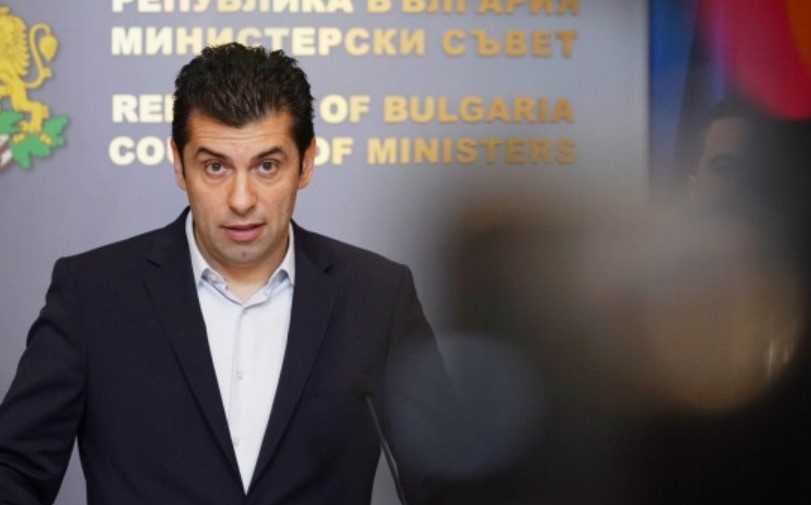 Премиерът Кирил Петков призова президента Румен Радев да свика Консултативният