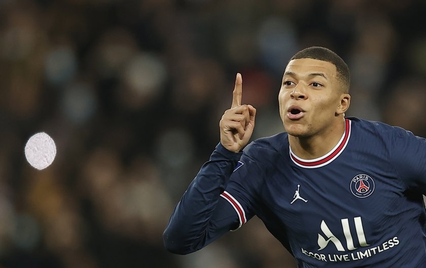 Килиан Мбапе ще остане в Пари Сен Жермен съобщиха медиите