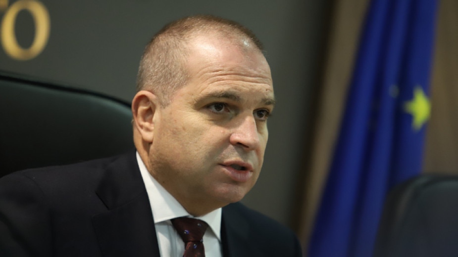 Министър на регионалното развитие Гроздан Караджов още не е получил