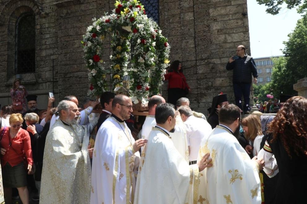 Светите мощи на св св Кирил и Методий които бяха