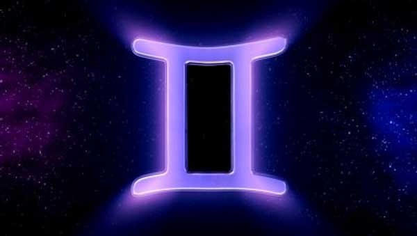 Обикновено хората от зодия Близнаци са общителни весели и често