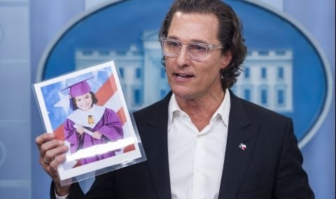 Вчера актьорът Матю Макконъхи излезе на трибуната в Белия дом