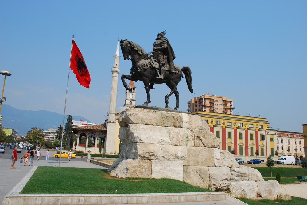 Албанското правителство реши да дари един милион евро на Украйна