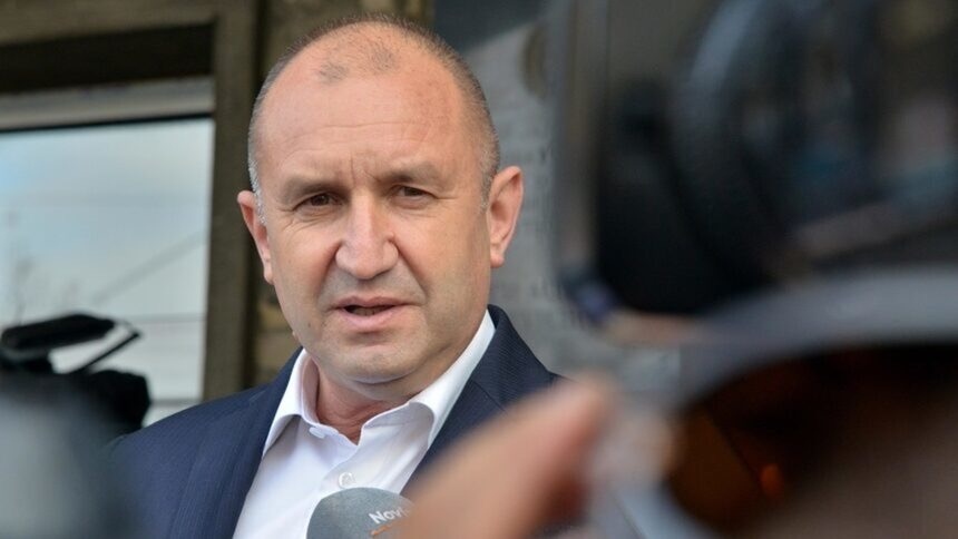 Президентът Румен Радев призова парламентарно представените партии да не допускат