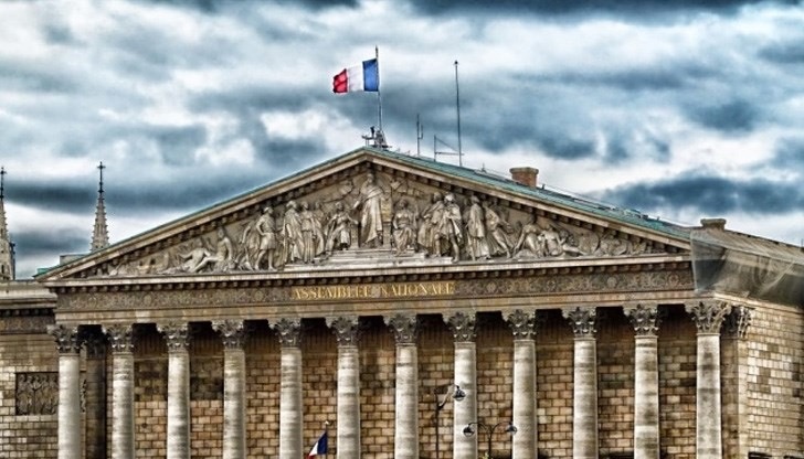 Франция е в ден на размисъл пред балотажа на парламентарните