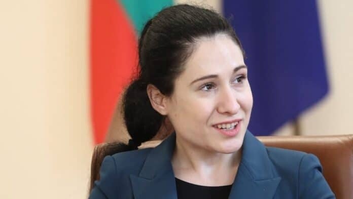 Съоснователката на партия Български възход Ралица Симеонова обяви че напуска