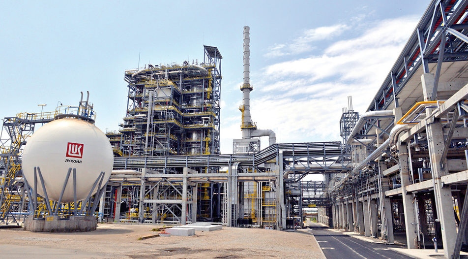 Бургаската петролна рафинерия Лукойл Нефтохим трябва да бъде под оперативния