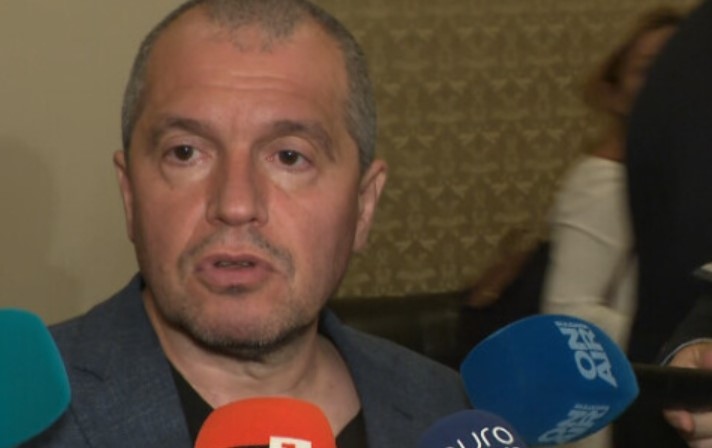 Кирил Петков трябва да научи нещо много простичко парламентът