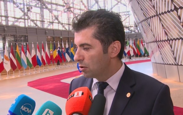 Кирил Петков ще подаде оставка като премиер в понеделник сутринта