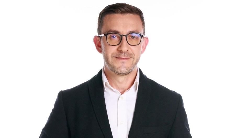 Ивайло Везенков е новото лице на bTV Новините съобщиха от