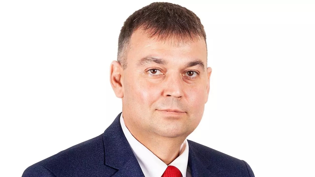 Изключително кратък живот ще има този парламент убеден е Емил