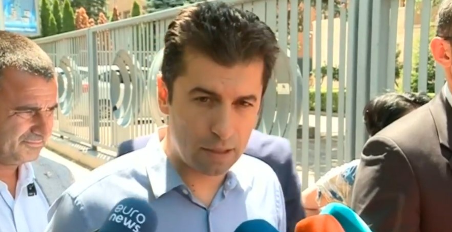 Съставът на кабинета засега остава непроменен Това каза пред журналисти