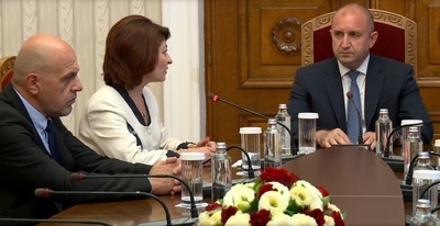 Атанасова на консултациите при Радев: ГЕРБ-СДС ще върне мандата