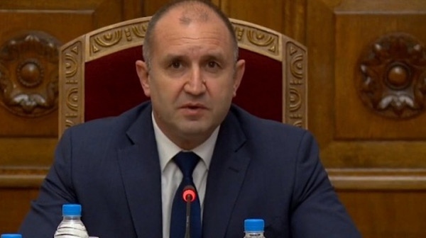 След встъпителните думи на участниците в срещата президентът се обърна