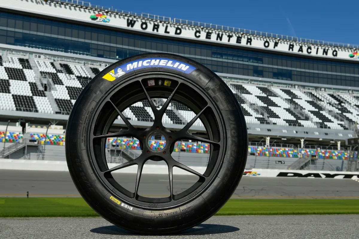 Известният френски производител на автомобилни гуми Мишлен Michelin обяви че