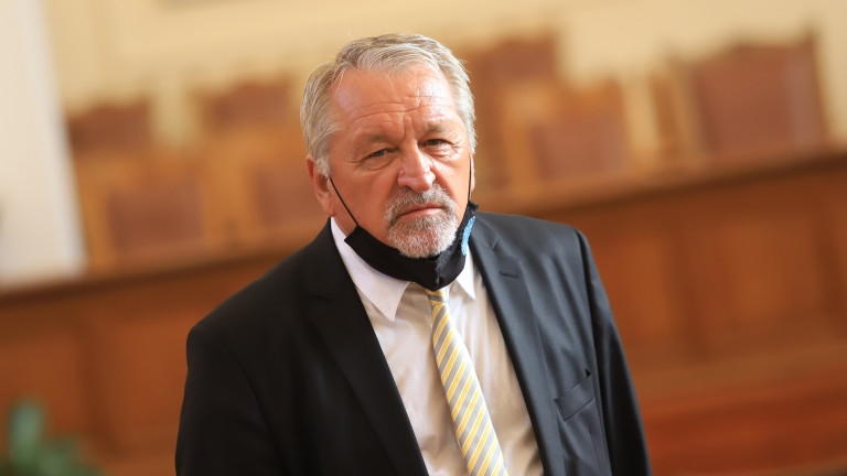 Иван Хиновски обяви че напуска партия Има такъв народ потвърди