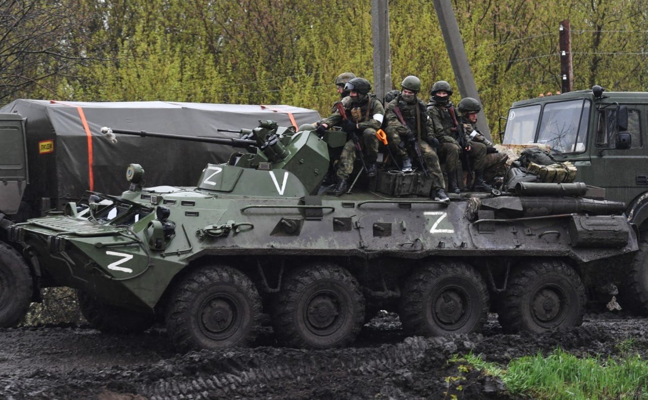 Руският министър на отбраната Сергей Шойгу докладва на президента Владимир