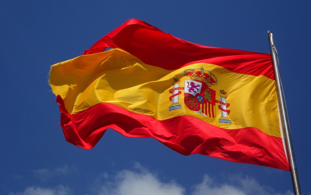 Испания увеличава военните си разходи в стремеж да постигне определената