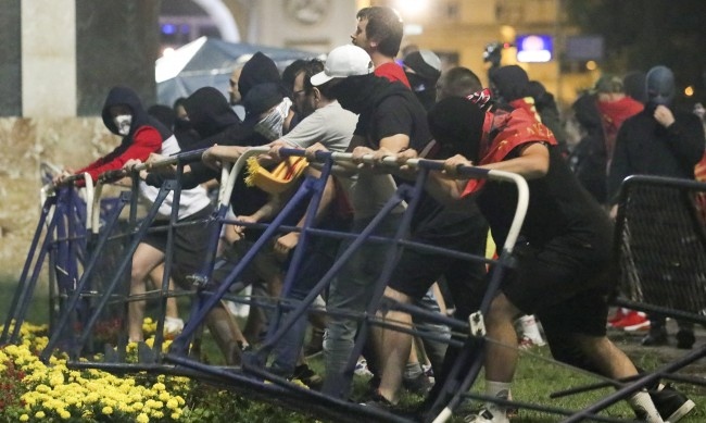 За 47 ранени полицаи от които 11 с по сериозни наранявания