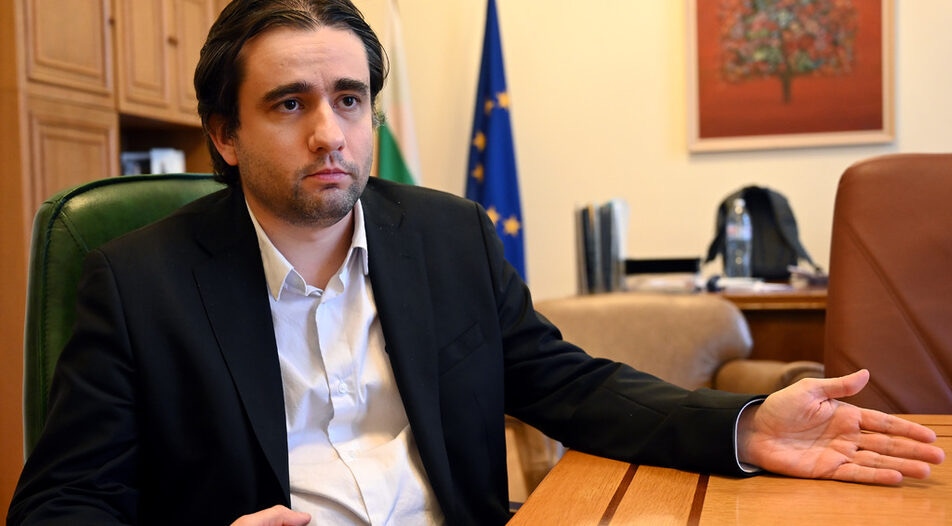 Всички данни записи актове фишове и наказателни постановления на нарушители