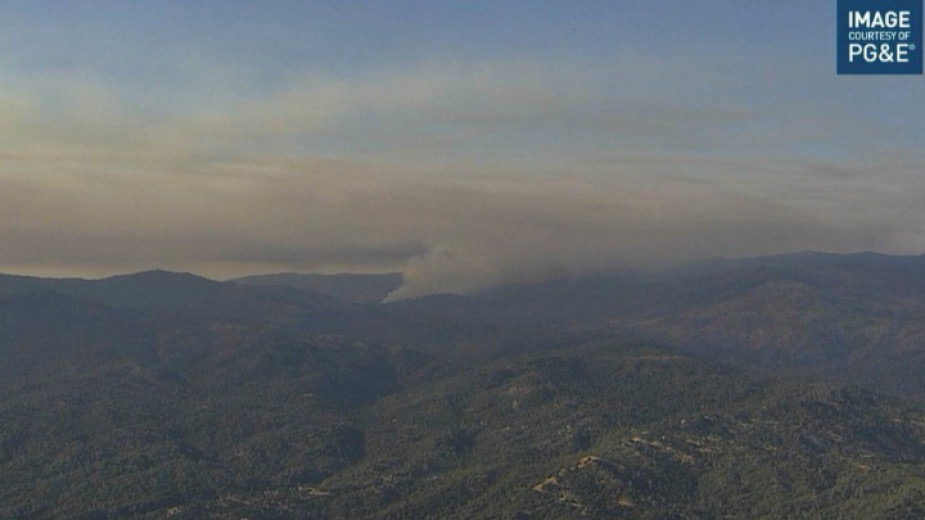 В Калифорния се разраства горският пожар заплашващ най малко 500 гигантски