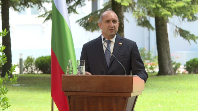 Тук съм за да потвърдя категоричната подкрепа на моята страна