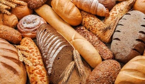 Цените на хляба в малките и големите търговски обекти са
