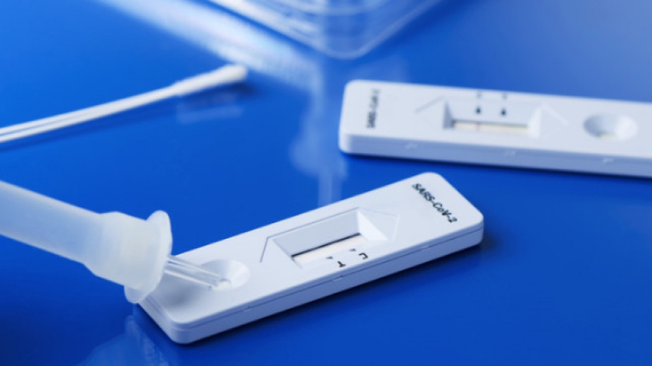 Здравните власти връщат безплатните COVID тестове с направление от личния