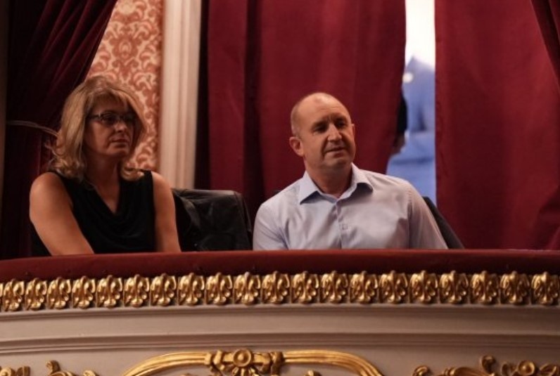 Преди да връчи втория проучвателен мандат за съставяне на правителство