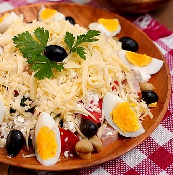 Българската овчарска салата се нареди на първо място в класация