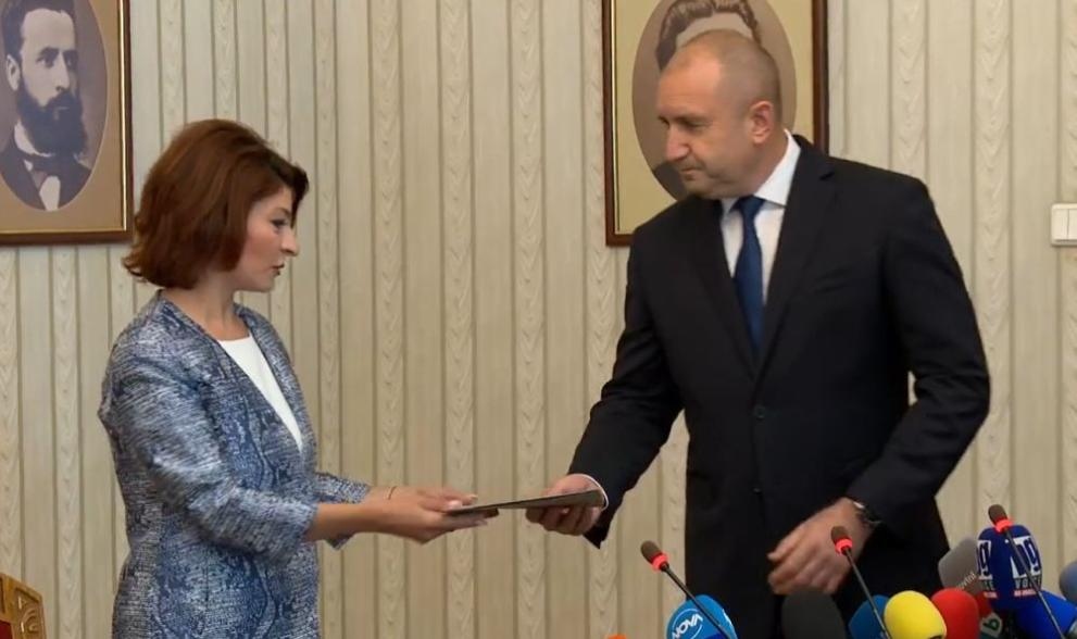 Без изненада ГЕРБ СДС върна на президента Радев мандата за съставяне