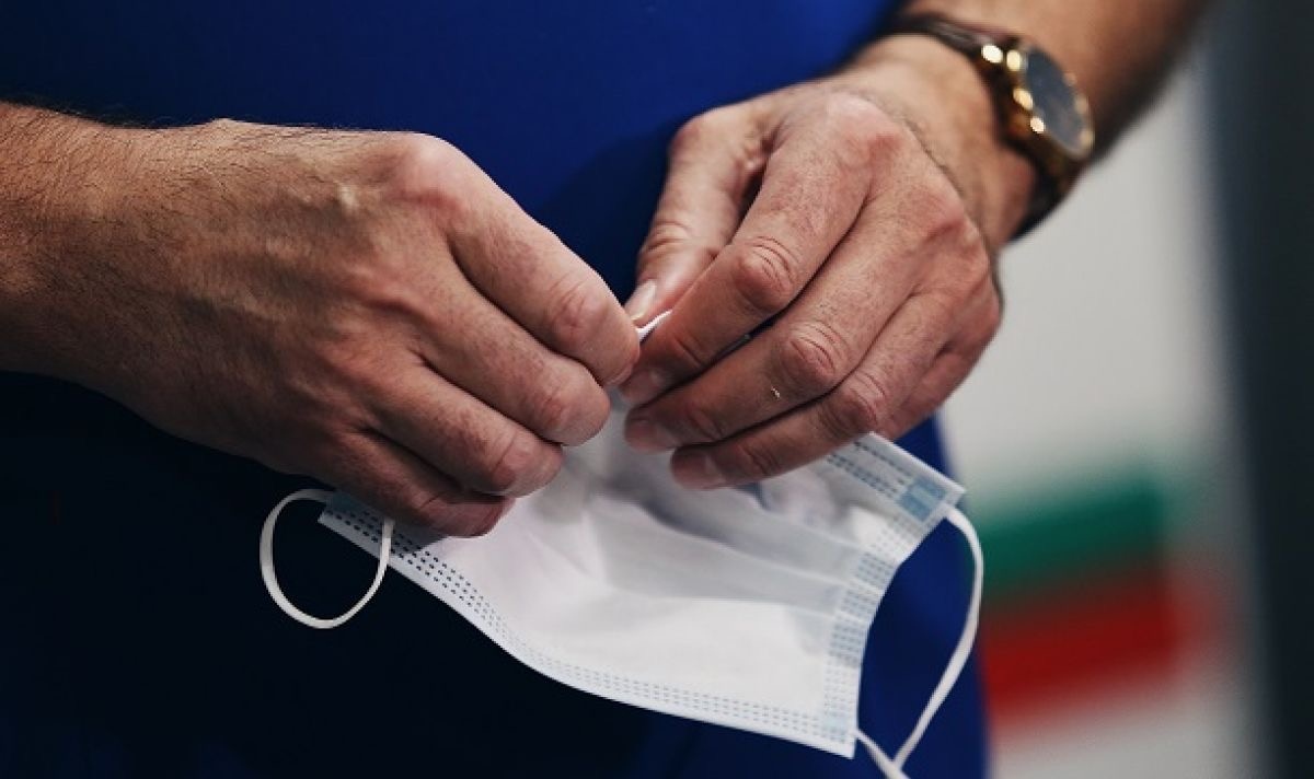 Няма да се затварят икономически сектори и да се изискват