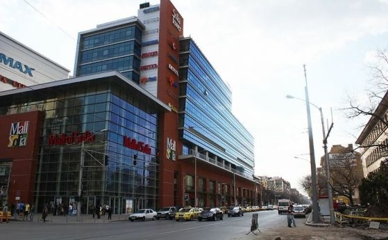 Сигнал за бомба е бил подаден в търговски център който