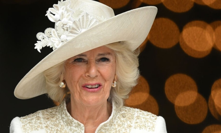 Официален портрет бе представен във Великобритания по повод 75 ия рожден