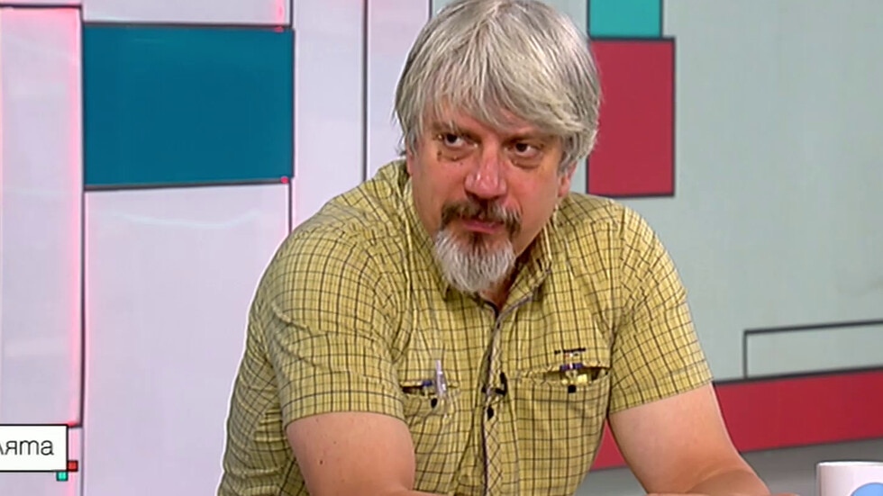 От днес връщат част от COVID мерките в София Маските