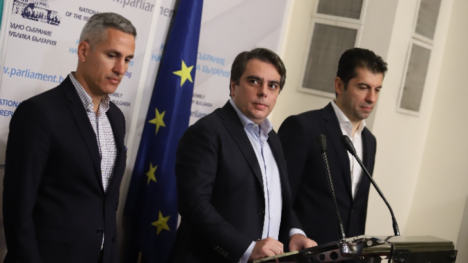 Само половин час продължи първата от поредицата консултации за съставяне