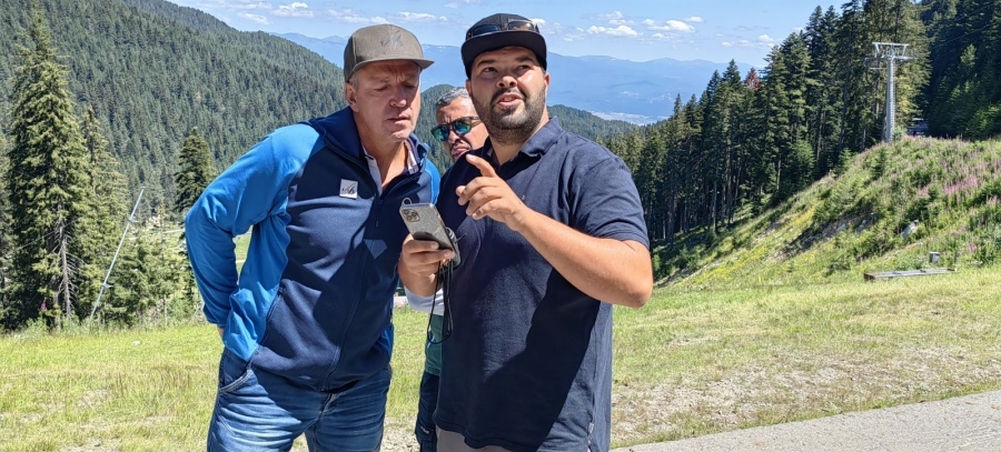 Директорът на Световната купа по алпийски сноуборд Уве Байер направи