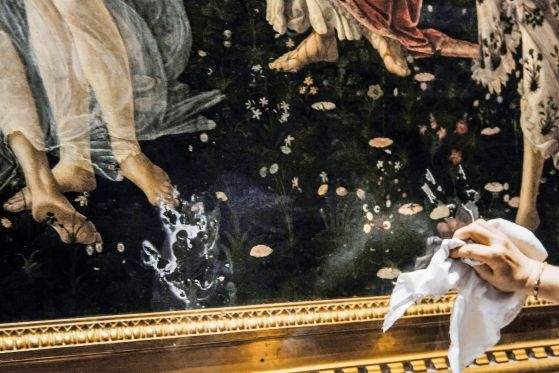 Протестът на двамата еколози взривили социалните мрежи рискувайки да накърнят