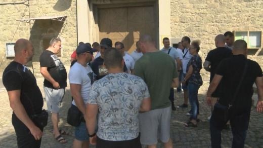 Надзиратели и съдебни охранители започват от днес регионални протести а