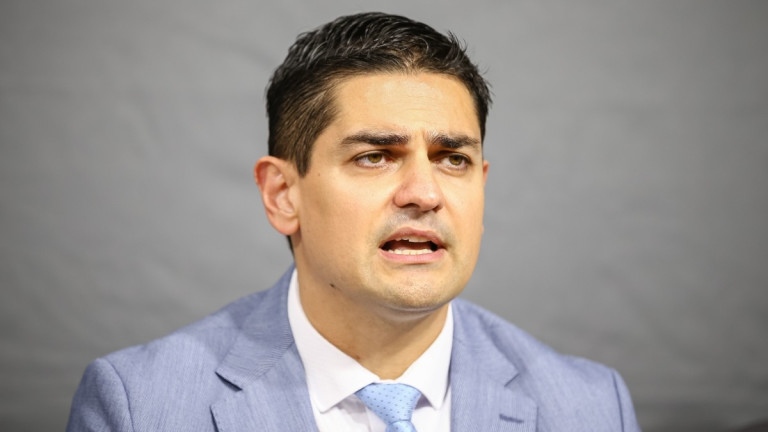 Да се намерят още няколко гласа подкрепа за кабинет от