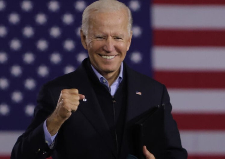 Американският президент Джо Байдън се връща към задълженията си Тестът му